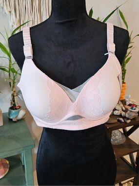 Soft Light Pink Lace SonaShape Bra with Supportive Straps